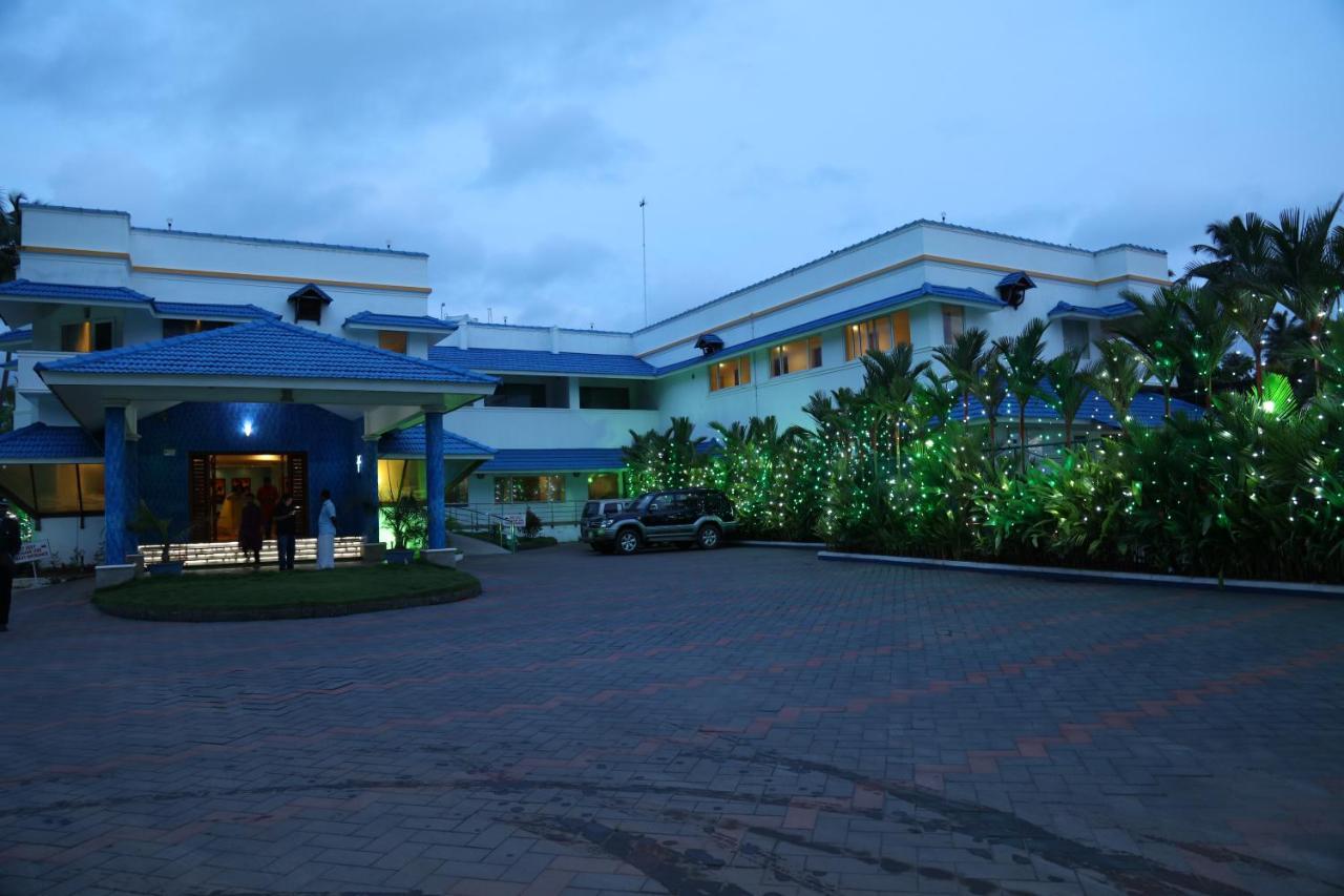 Blue Waters Cherai Cherai Beach Exterior foto
